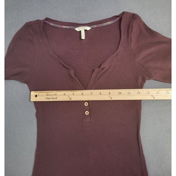 OLD NAVY SZ Small Fitted Rib Knit Henley y2k skater grunge burgundy FLAW - Picture 9 of 10
